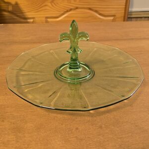 Vintage Fostoria Green Uranium Glass Serving Tray W/ Fleur De Lis Handle